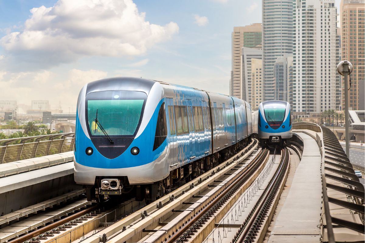 Dubai Metro Service Disrupted by 'Technical Issue'; RTA Alerts Passengers of Delays