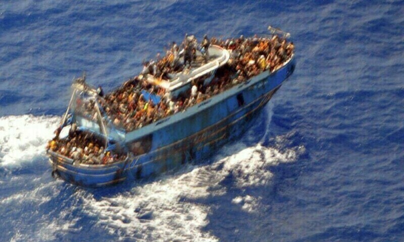 alt="migrant boat sank near Greece"