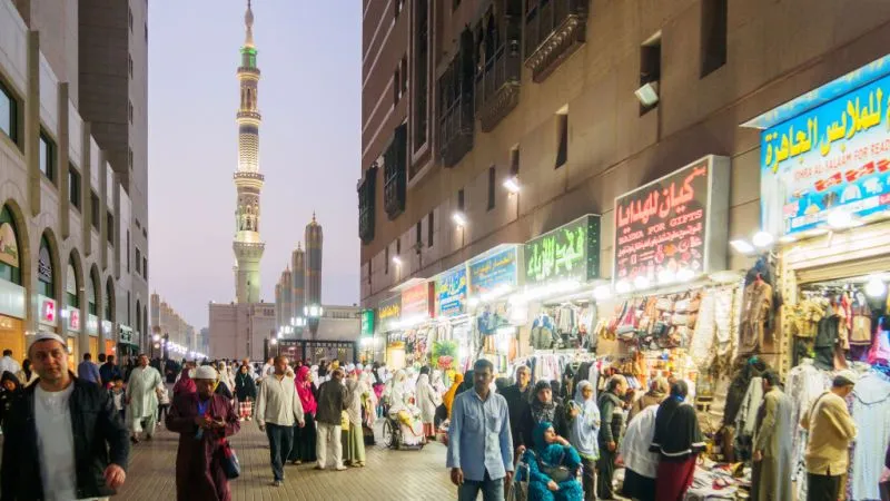 alt="Medina a Key Shopping Hub for Pilgrims"