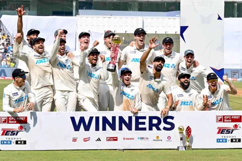 alt="England Seamers Shine as Tourists Fight Back on Even Opening Day of Third NZ Test"