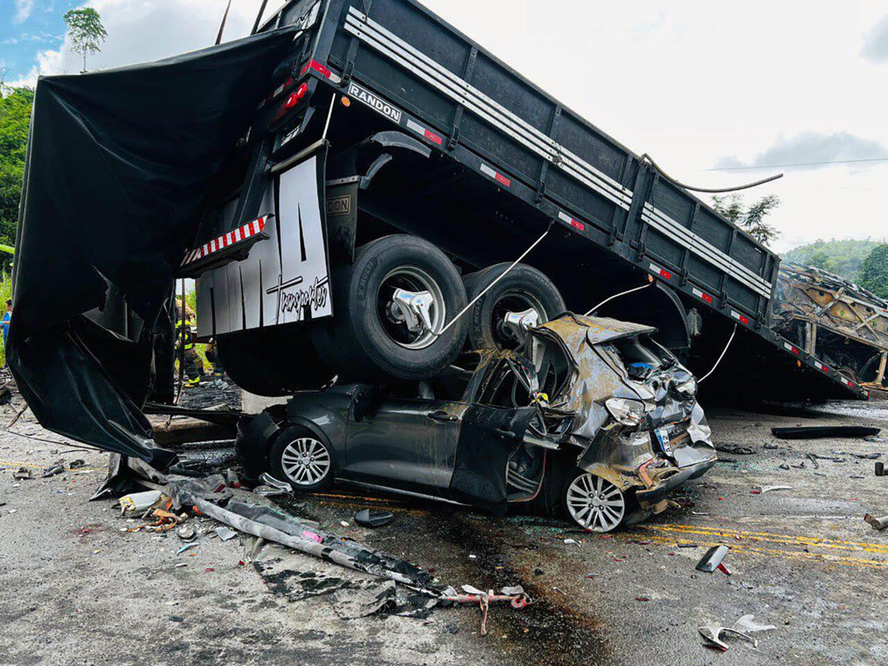 alt="Tragic Bus Accident in Southeastern Brazil Claims at Least 32 Lives"