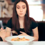 alt="Dining Out with Food Allergies: Essential Tips to Avoid Hives, Nausea, and Other Reactions"