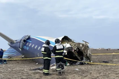 alt="Putin Apologises to Azerbaijan Over Airlines Crash Amid Ongoing Probe"