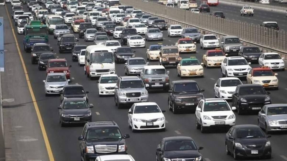 alt="UAE Traffic Updates: Significant Delays Anticipated on Dubai Roads This Weekend"