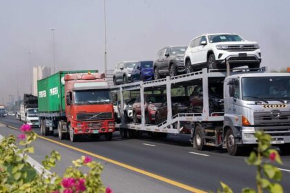 alt="Trucks will be banned on a section of Emirates Road during evening peak hours starting in 2025"