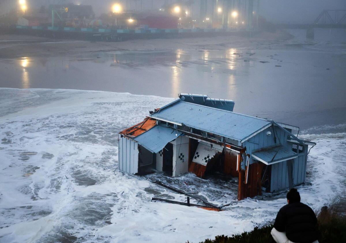 alt="Pier Breaks Off and Floats Away in California Storm"