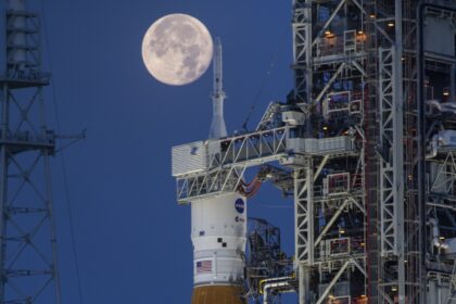 alt="NASA has delayed its first Moon landing in more than 50 years, now scheduled for 2027"