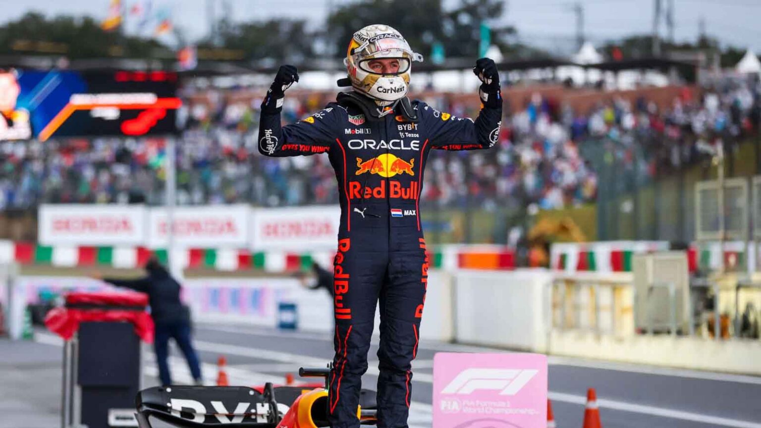 alt="Why Max Verstappen Dominates the Track"