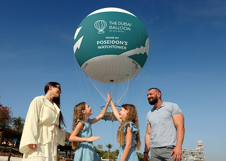 alt="Join Santa on The Dubai Balloon at Atlantis for a truly magical holiday experience"