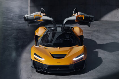 alt="Abu Dhabi's CYVN is poised to acquire McLaren’s automotive business in a strategic move"