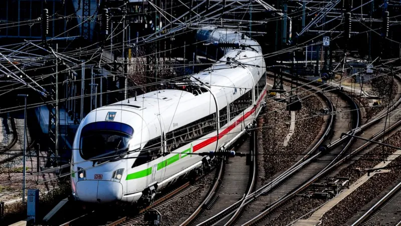 alt="Man Clings to High-Speed German Train in Life-Threatening Survival Attempt"