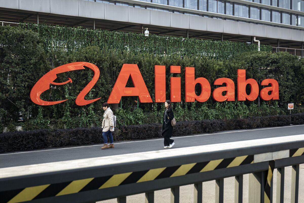 alt="Alibaba Unveils AI Model That Beats DeepSeek and Meta's Latest Developments"