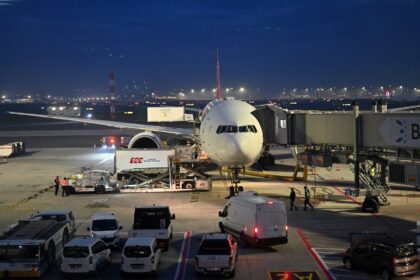 alt="First Turkish Airlines Plane Lands in Syria in Over a Decade"