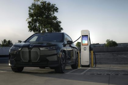 alt="US-based Loop Global to Install 60 EV Charging Stations at Abu Dhabi's Reem Mall"