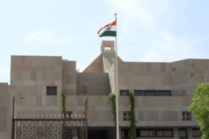 alt="Indian Consulate in Dubai Assists 15,000 UAE Amnesty Applicants"