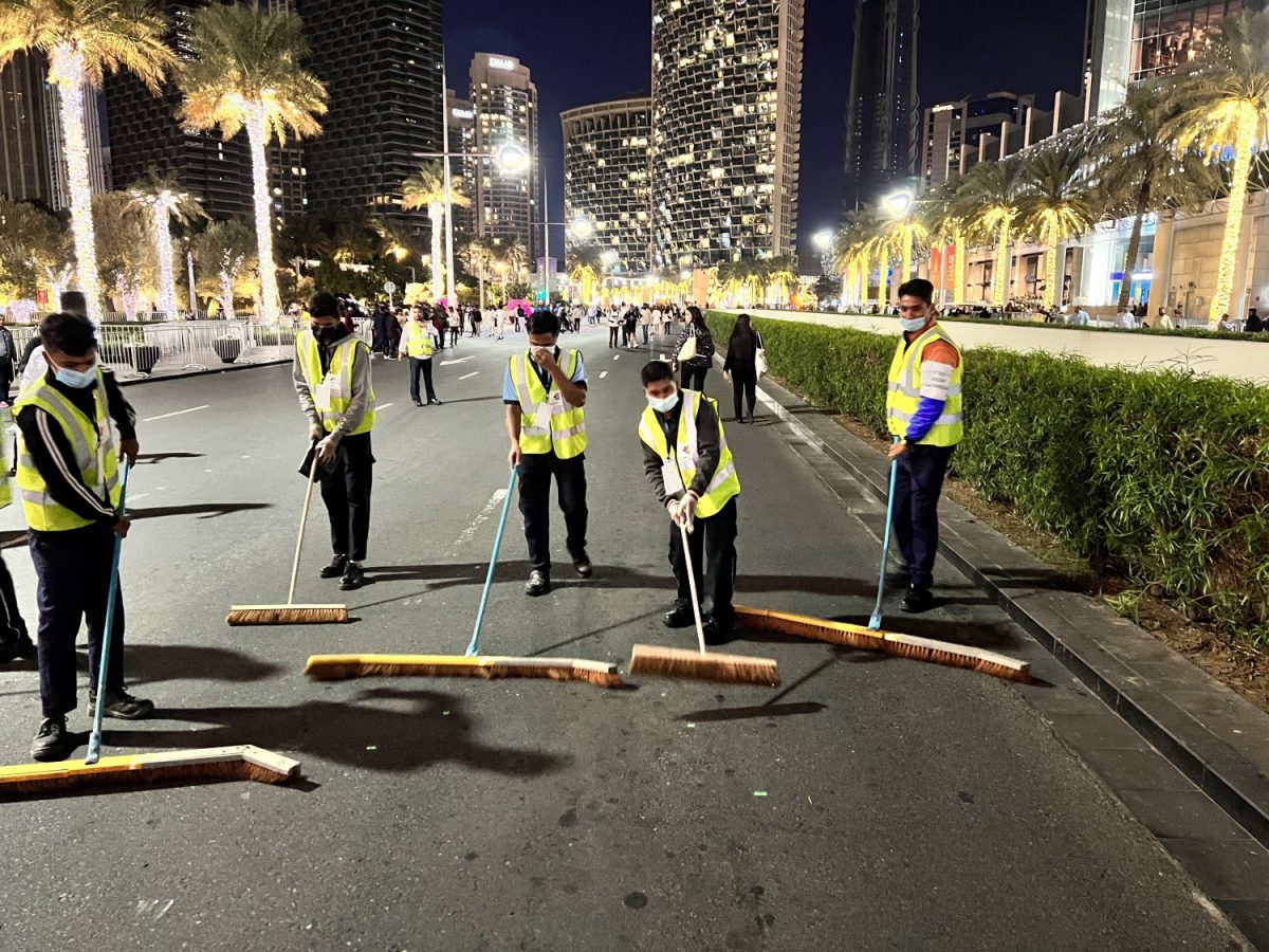 alt="Dubai's Post-New Year Cleanup, 3,330 Workers Ensure the City Shines"