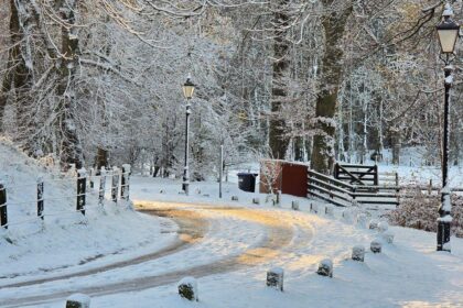 alt="Europe Preparing for Severe Snow and Ice as UK Faces Cold Weather Warnings"