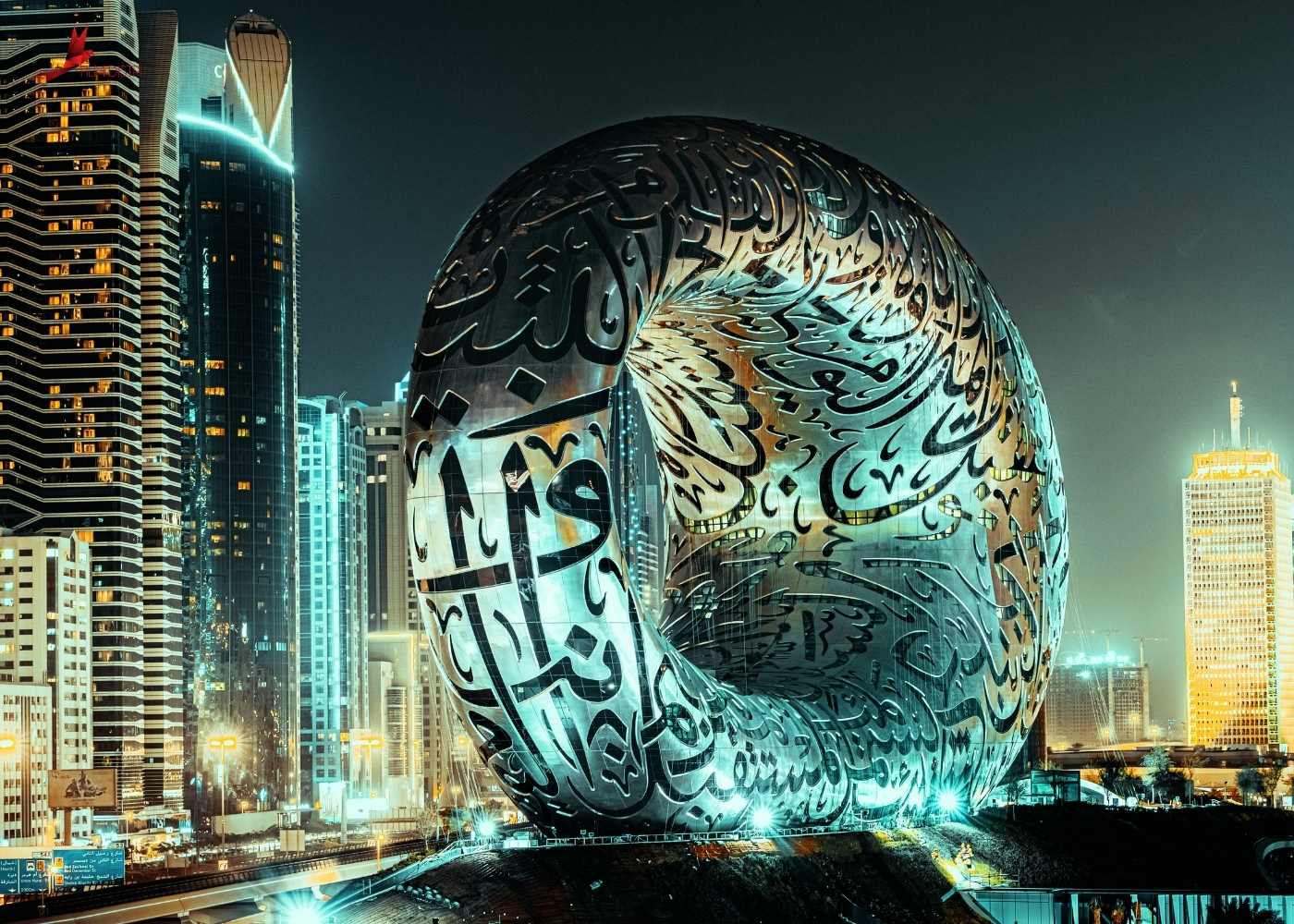 alt="UAE's Iconic Landmarks, Mesmerizing Views You Can't Miss"