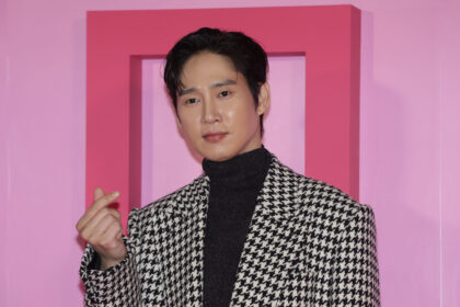 alt="Squid Game 2 Actor Park Sung-hoon Exits New Show Amid Social Media Backlash"