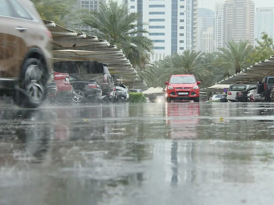 alt="Weather Update: Rain in Abu Dhabi, Drop in Temperatures Across the UAE"