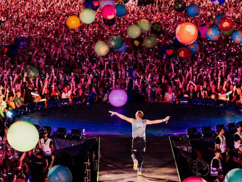 alt="Coldplay fans in Abu Dhabi gear up for a night of iconic performances"