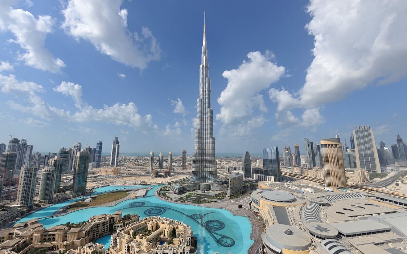 alt="Dubai a Vertical City: Burj Khalifa Marks 15 Years of Iconic Heights"