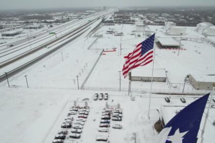 alt="Winter Storm Heading for Texas Grounds Flights and Menaces Grid"