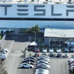 alt="Tesla's Q4 deliveries did not meet expectations and storage business is growing"