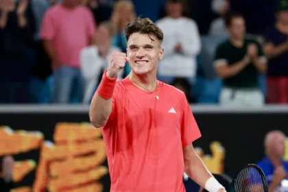 alt="Teen Sensation Jakub Mensik's Australian Open Dream Ends in Five-Set Thriller"