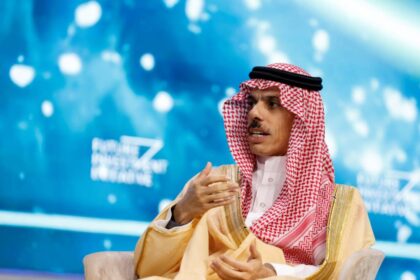 alt="Saudi FM in Lebanon for First Visit in Almost 15 Years"
