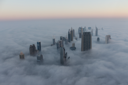 alt="UAE starts day with cold temperatures, fog and cloudy skies expected"