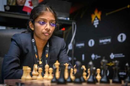 alt="Vaishali Rameshbabu from India clinches the bronze medal at the FIDE World Blitz Championship 2025"