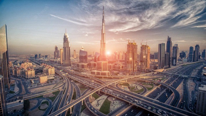 alt="Invest UAE: Experts Reveal Emerging Industries & Business Development Strategies"