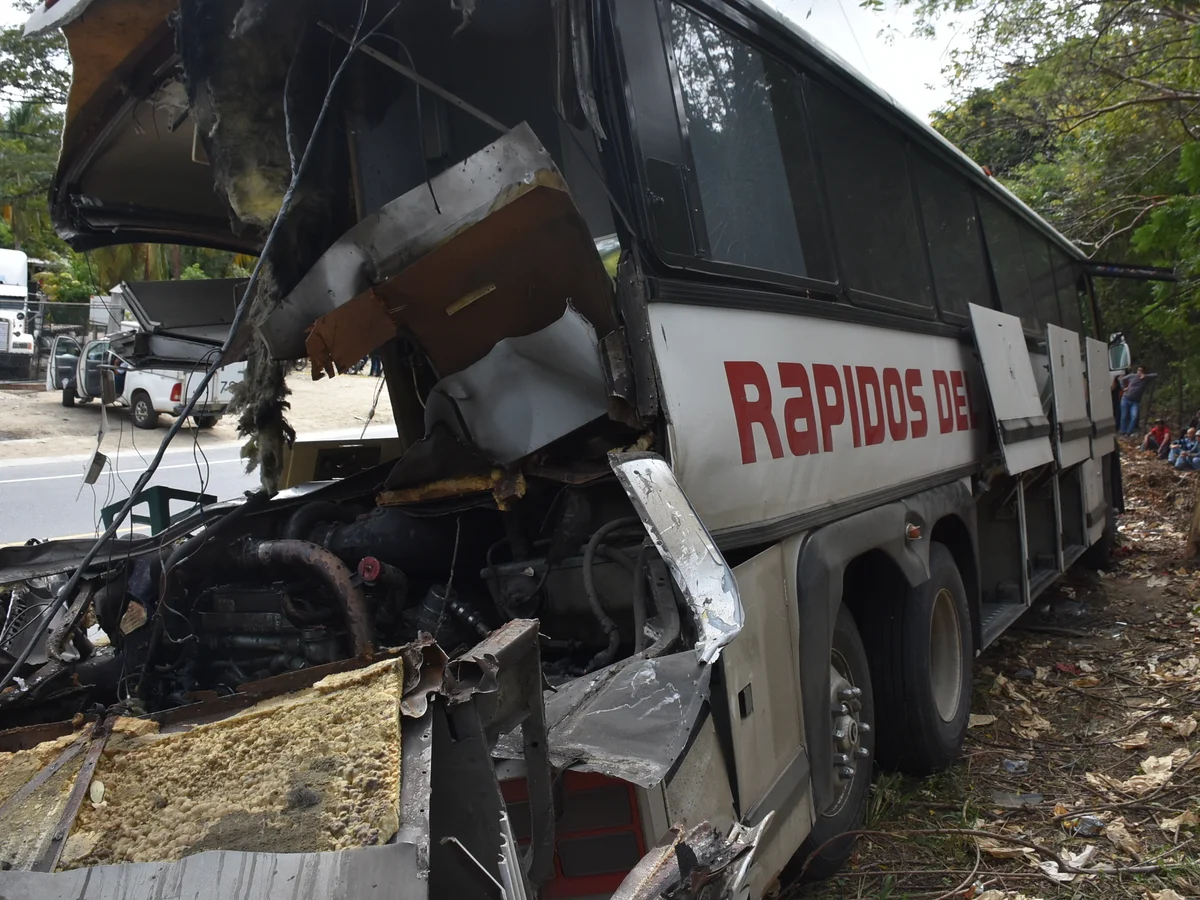 alt="Tragic Bus Crash in Guatemala: 31 Dead After Plunge Into Ravine"