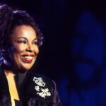 alt="Legendary singer Roberta Flack has died at the age of 88"