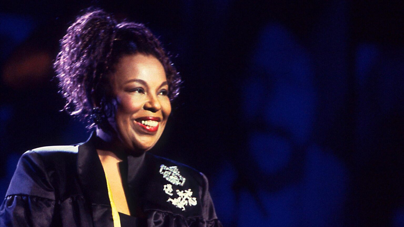 alt="Legendary singer Roberta Flack has died at the age of 88"