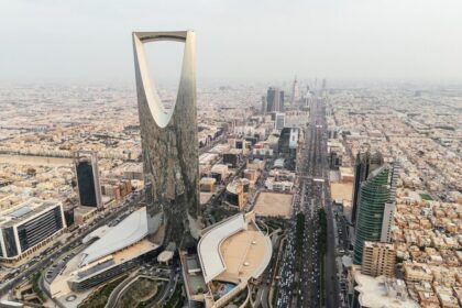 alt="Saudi Arabia’s Labour Market Reforms Yield Positive Results"