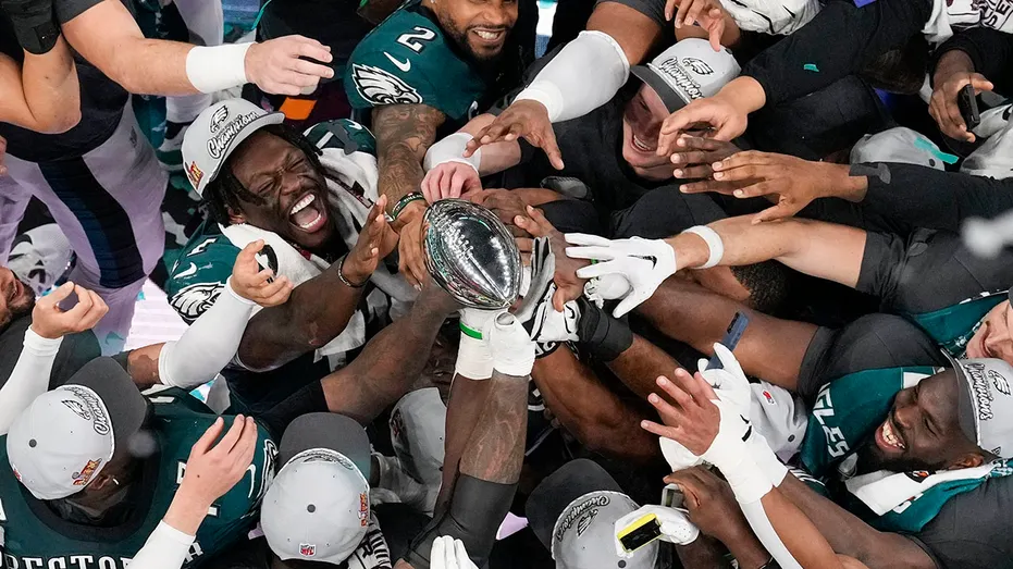 alt="Fox Shatters Records with 126 Million Viewers for Super Bowl"