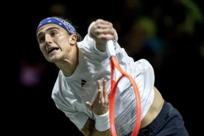 alt="Tsitsipas Stunned by Underdog Mattia Bellucci in Rotterdam"