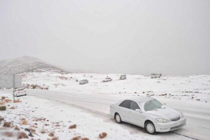 alt="Saudi Arabia Hit by Cold Wave as Temperatures Fall Below Zero"