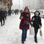 alt="Iran Shuts Schools, Offices as Cold Snap Disrupts Daily Life"