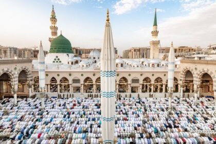 alt="Over 5 Million Worshippers Converge at Prophet's Mosque in One Week"