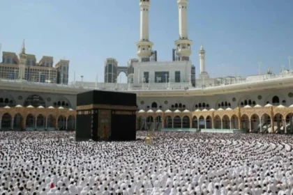 alt="Ramadan 2025: UAE Pilgrims Told to Plan Ahead for Umrah"