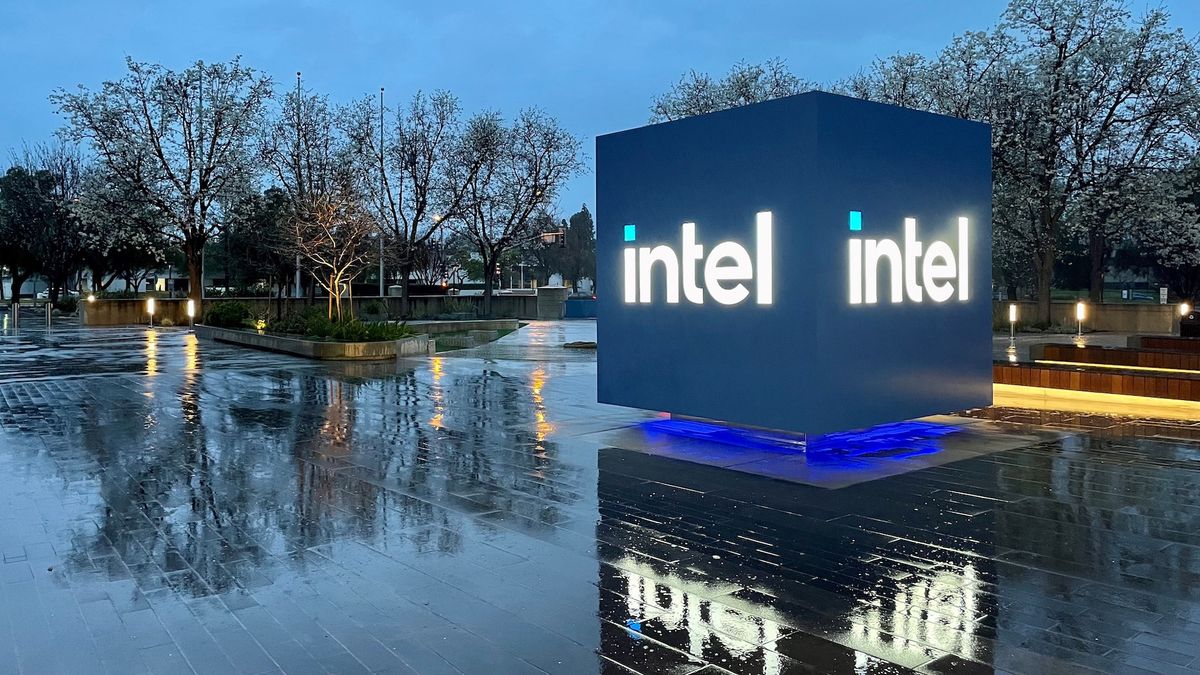 alt="Intel CEO Under 'Prove-It' Test After $22B Rally Spikes Breakup Speculation"