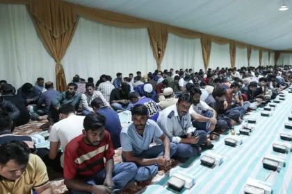 alt="Young Volunteers Steal the Limelight at Al Sajaa Labour Park's Community Iftar Drive"