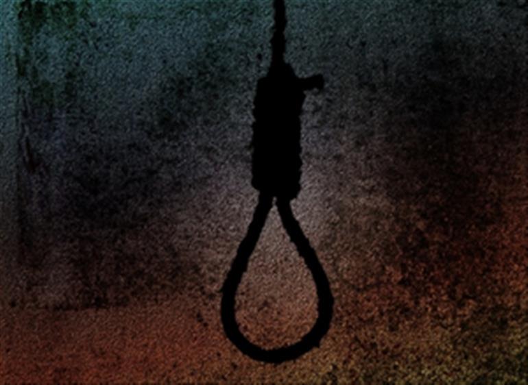 alt="Kolkata Tragic Suicide: Couple Hangs Child Before They Commit Suicide"