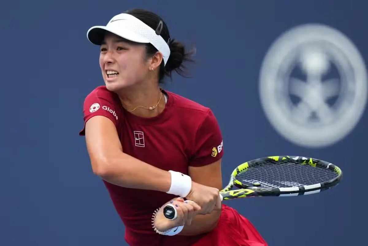 alt="Alex Eala Creates History as First Filipina in WTA Top 100"
