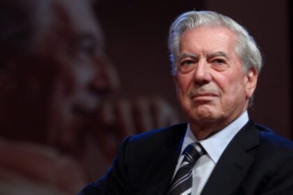 alt="Nobel Laureate Mario Vargas Llosa Dies in Peru at Age 88"