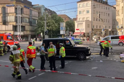 alt="Car Crashes into Crowd in Stuttgart, One Fatality, Several Injured"