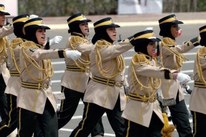 alt="Kuwait Makes History: Army Opens Doors to Women Volunteers"